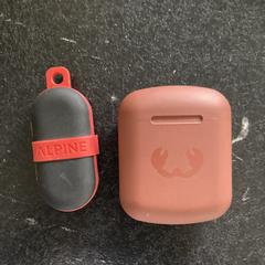 earbuds and adapters, come riportato a iLost