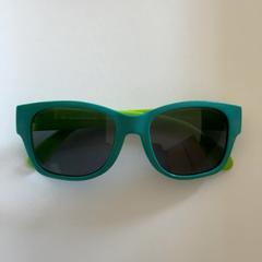 Kindersonnenbrille Grün, zgłoszono przez Schönbrunn "Group Center" przy użyciu iLost