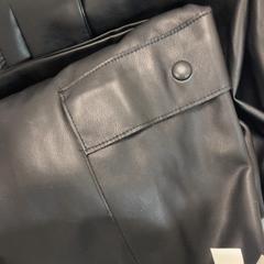 الملابس، كما تم الإبلاغ عنه بواسطة Inntel Hotels Amsterdam Centre عبر iLost