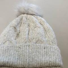 Kleding - Muts, jak nahlášeno Centraal magazijn pomocí iLost