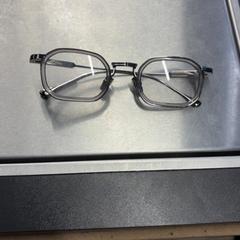 Glasses Silver John Dalia, as reported by Pathé Amsterdam Noord using iLost