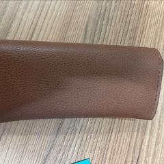 Custodia per gli occhiali leather brown, come riportato da Vrije Universiteit Brussel (VUB) utilizzando iLost