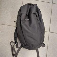 Taška na tělocvik zwart Quechua, jak nahlášeno Regio Oost-Vlaanderen pomocí iLost