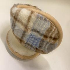 Cuffie, come riportato da IKEA鶴浜 utilizzando iLost