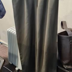 Pants Dark green, zgłoszono przez Leonardo Hotel Amsterdam Rembrandtpark przy użyciu iLost