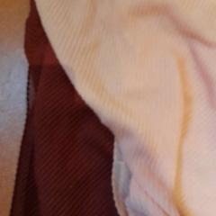 Šátek rose et bordeaux, jak nahlášeno TCL pomocí iLost