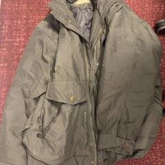 Veste, a été signalé par ibis Styles Rotterdam Ahoy utilisant iLost