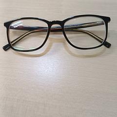 Okulary lunettes, zgłoszono przez IKEA Tours przy użyciu iLost