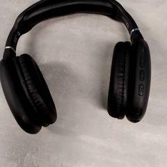 Headset Zwart, zoals gemeld door Arriva Friesland / Groningen met iLost