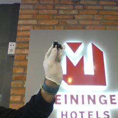 Draadloze oortelefoons, zoals gemeld door MEININGER Hotel Hamburg City Center met iLost