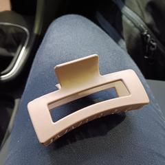 Hair clip, come riportato a iLost