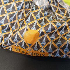 Bossa noir à motifs, segons ha informat TCL mitjançant iLost