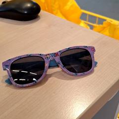 Lunettes de soleil, segons ha informat IKEA Villiers-sur-Marne mitjançant iLost