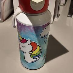 Bouteille à boire, a été signalé par Bibliotheek Neude (Utrecht) utilisant iLost