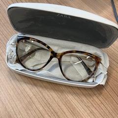 Gafas de sol, segundo informou ACTA usando iLost