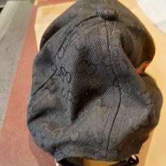 Casquette noire, verte et rouge, as reported by TCL using iLost