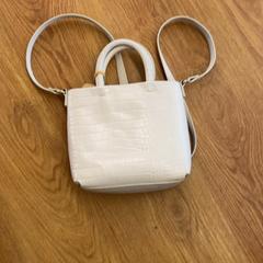 Poltsa Te Vrede, gisa salatu by GVB iLost erabiliz