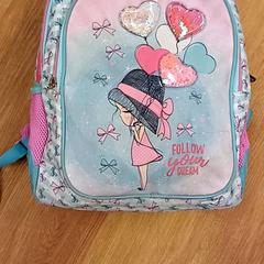 حقائب الظهر والحقائب النهارية، كما تم الإبلاغ عنه بواسطة HTM عبر iLost