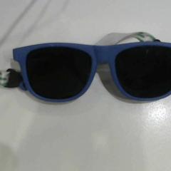 Óculos de sol, como reportado por Relais Azalys utilizando o iLost