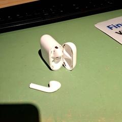 Ecouteur dans etui، كما تم الإبلاغ عنه بواسطة IKEA Villiers-sur-Marne عبر iLost