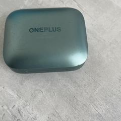 Earbud holder, as reported by Arriva Achterhoek-Rivierenland using iLost