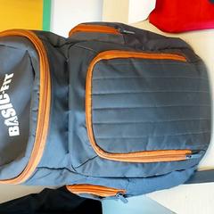 Sac à dos -, a été signalé par Regio Oost-Vlaanderen utilisant iLost