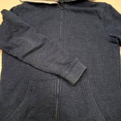 İLost kullanarak IKEA Lyon Grand Parilly tarafından bildirildiği gibi Veste à capuche