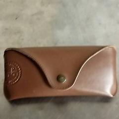 Brillenkoker met bril, as reported by Pathé Scheveningen using iLost