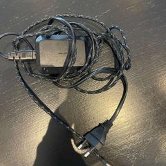 Adapter & Ladegerät blauw zwart, gemeldet von Van der Valk Hotel Amsterdam-Amstel über iLost