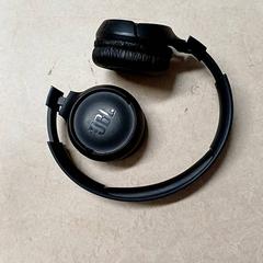 Auriculars, segons ha informat Qbuzz GD Groningen Peizerweg mitjançant iLost