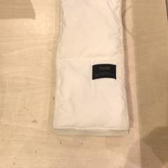 マフラー, segundo informou IKEA原宿 usando iLost