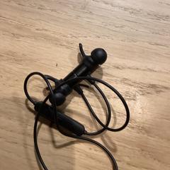 Headphones, as reported by Poppodium 013 using iLost