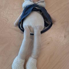 Poupée peluche, som rapportert av IKEA Lyon Grand Parilly ved bruk av iLost