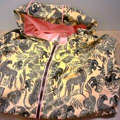 Jacket geel/zwart met roze rits, as reported by Bobbejaanland using iLost