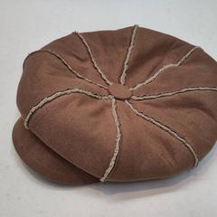 Kšiltovka, jak nahlášeno Rijksmuseum van Oudheden pomocí iLost