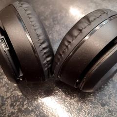 Słuchawki telefoon, zgłoszono przez Rotterdam The Hague Airport przy użyciu iLost