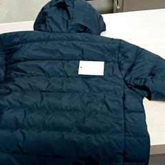 Kleding - Jas, como reportado por Centraal magazijn utilizando o iLost