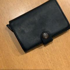 Posiadacz karty Op naam van Lakhlifi, zgłoszono przez Gemeente Amsterdam przy użyciu iLost