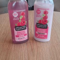 シャンプー Alberto Balsam Shampoo and conditioner がiLostで ibis Styles Rotterdam Ahoy によって報告されました