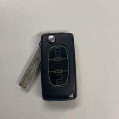 مفتاح السيارة Fiat، كما تم الإبلاغ عنه بواسطة Pathé Eindhoven عبر iLost