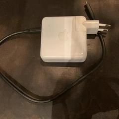 Adaptador, segons ha informat Van der Valk Hotel Heerlen mitjançant iLost