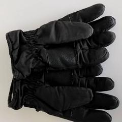 Handschoenen ZWART, zoals gemeld door Regio Antwerpen - Brussel met iLost