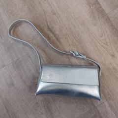 Emakumezkoen poltsa, gisa salatu by EBS OV Poeldijk iLost erabiliz