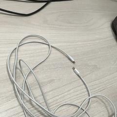 Adaptador, como reportado por Hotel van der Valk Maastricht utilizando o iLost