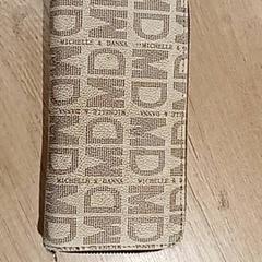 財布 がiLostで Regio Antwerpen - Brussel によって報告されました