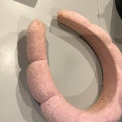 Fascia per capelli Pink, come riportato da MEININGER Hotel Paris Porte de Vincennes utilizzando iLost