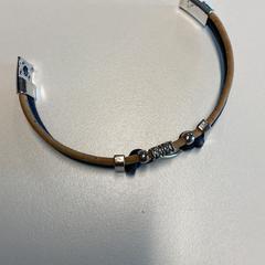 Armband がiLostで TheaterHangaar によって報告されました