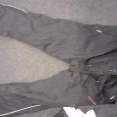 Pantalons d'esquí, segons ha informat SnowWorld Landgraaf mitjançant iLost