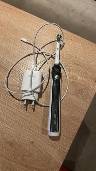 Toothbrush & Charger