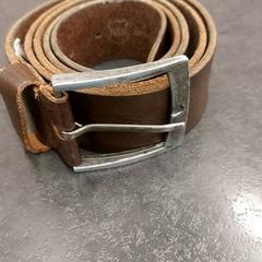 Pasek, zgłoszono przez Rotterdam The Hague Airport przy użyciu iLost